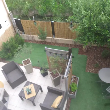 Homestay A 500 M Des Remparts